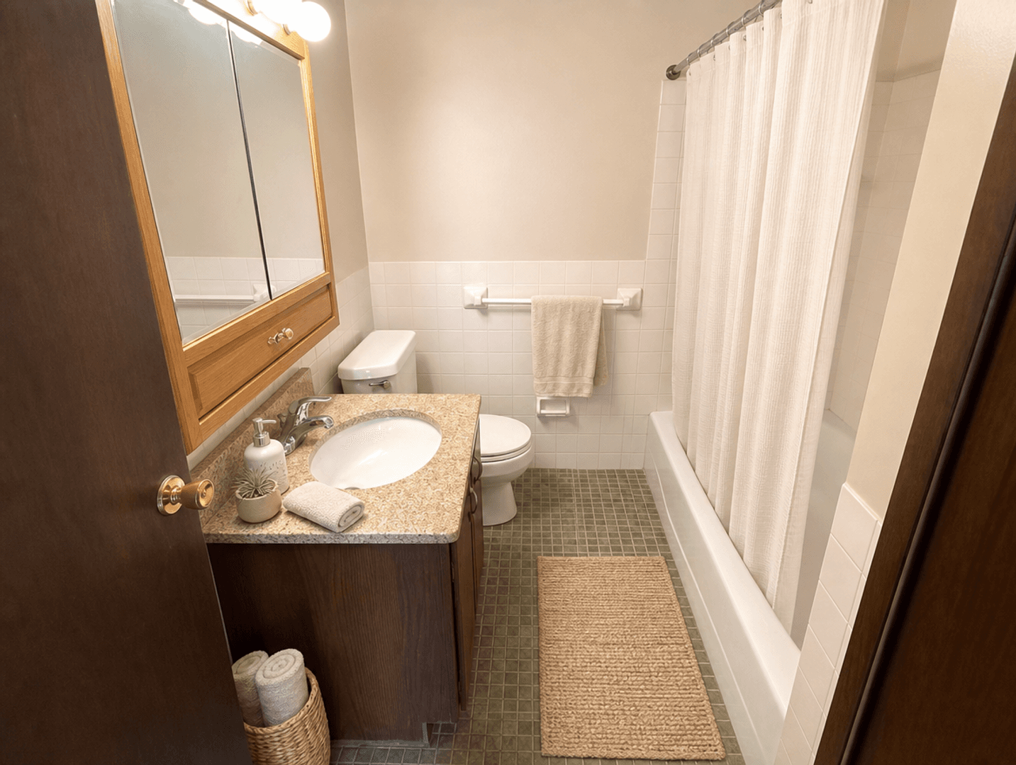 Anoka Apartment: 2209 Branch Ave