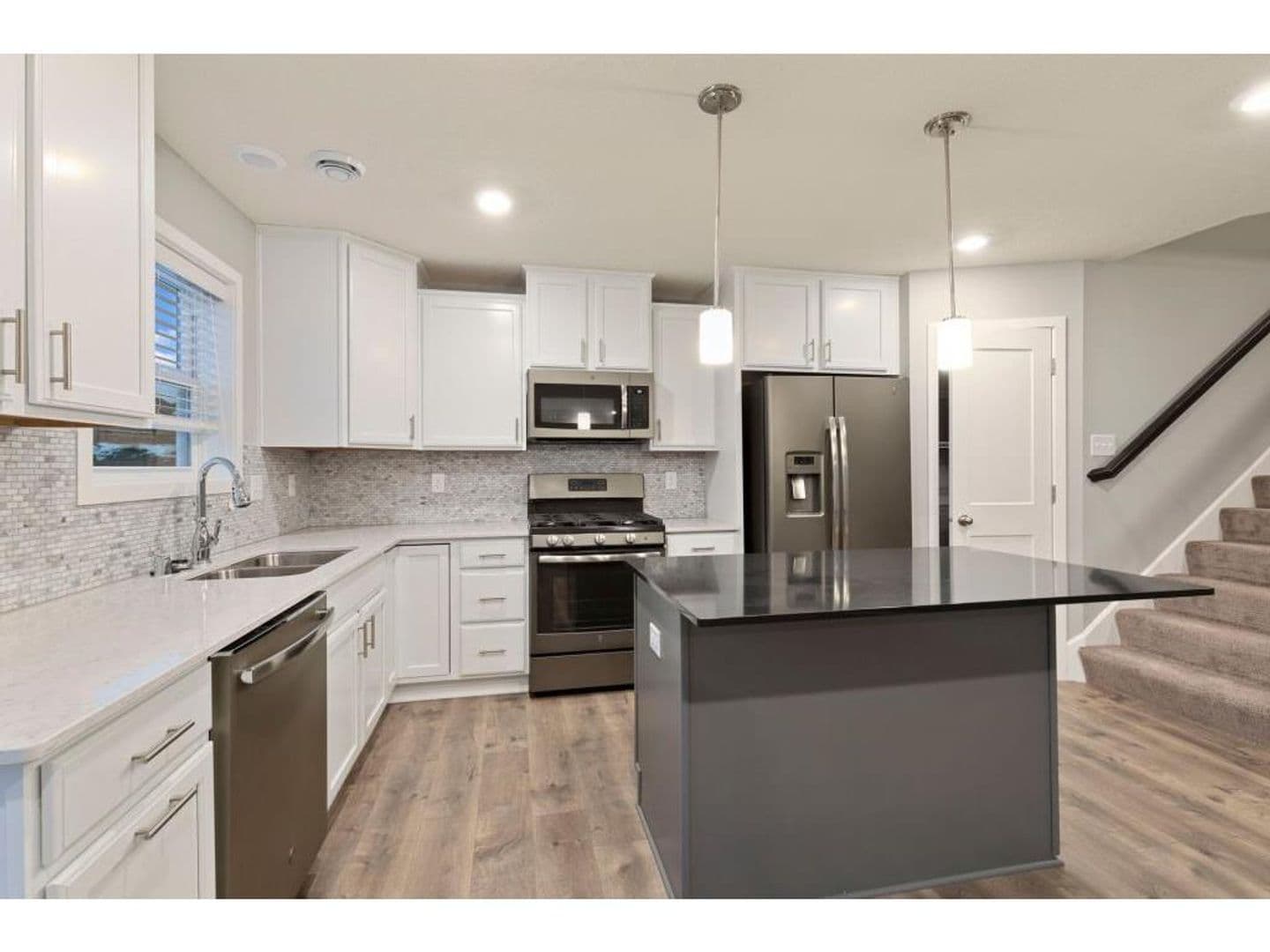 Prior Lake Townhome: 13946 Lupine Tr NE