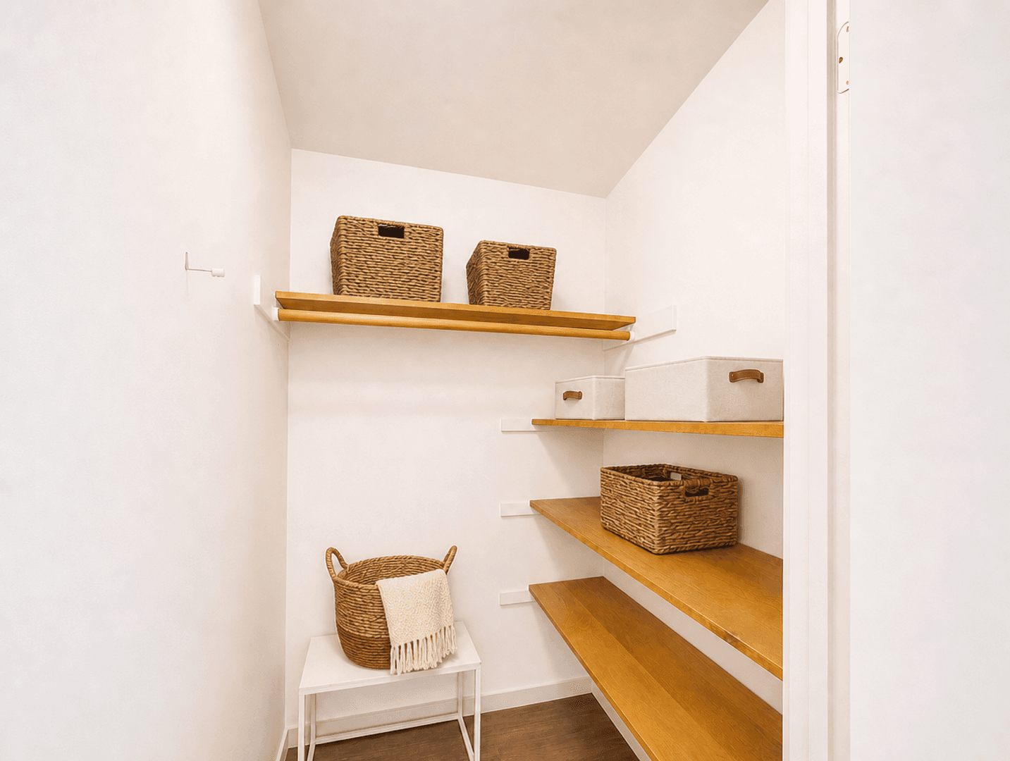 Anoka Apartment: 2204 Green Ave