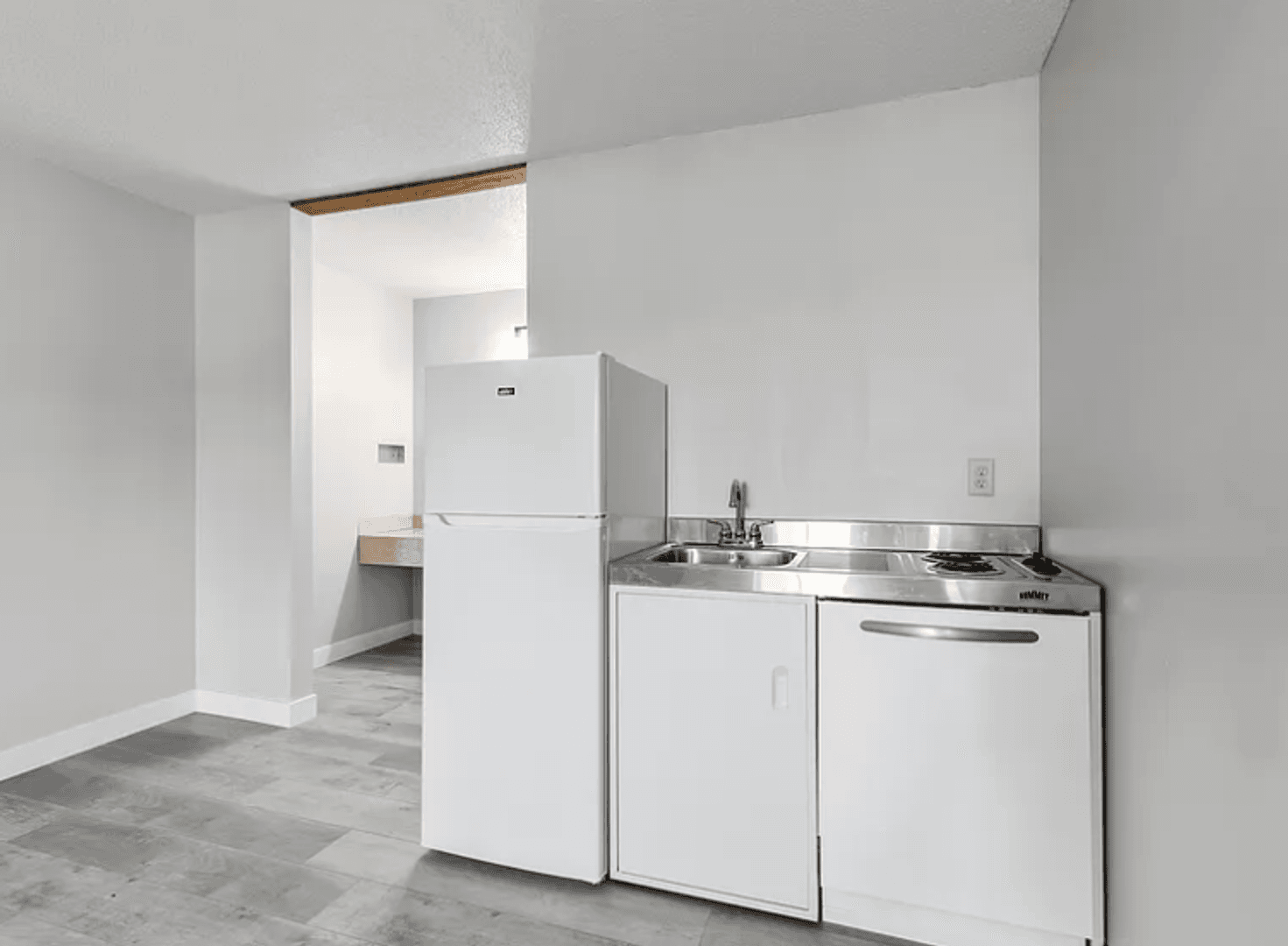 Pine River Apartment: 2684 MN-371 SW