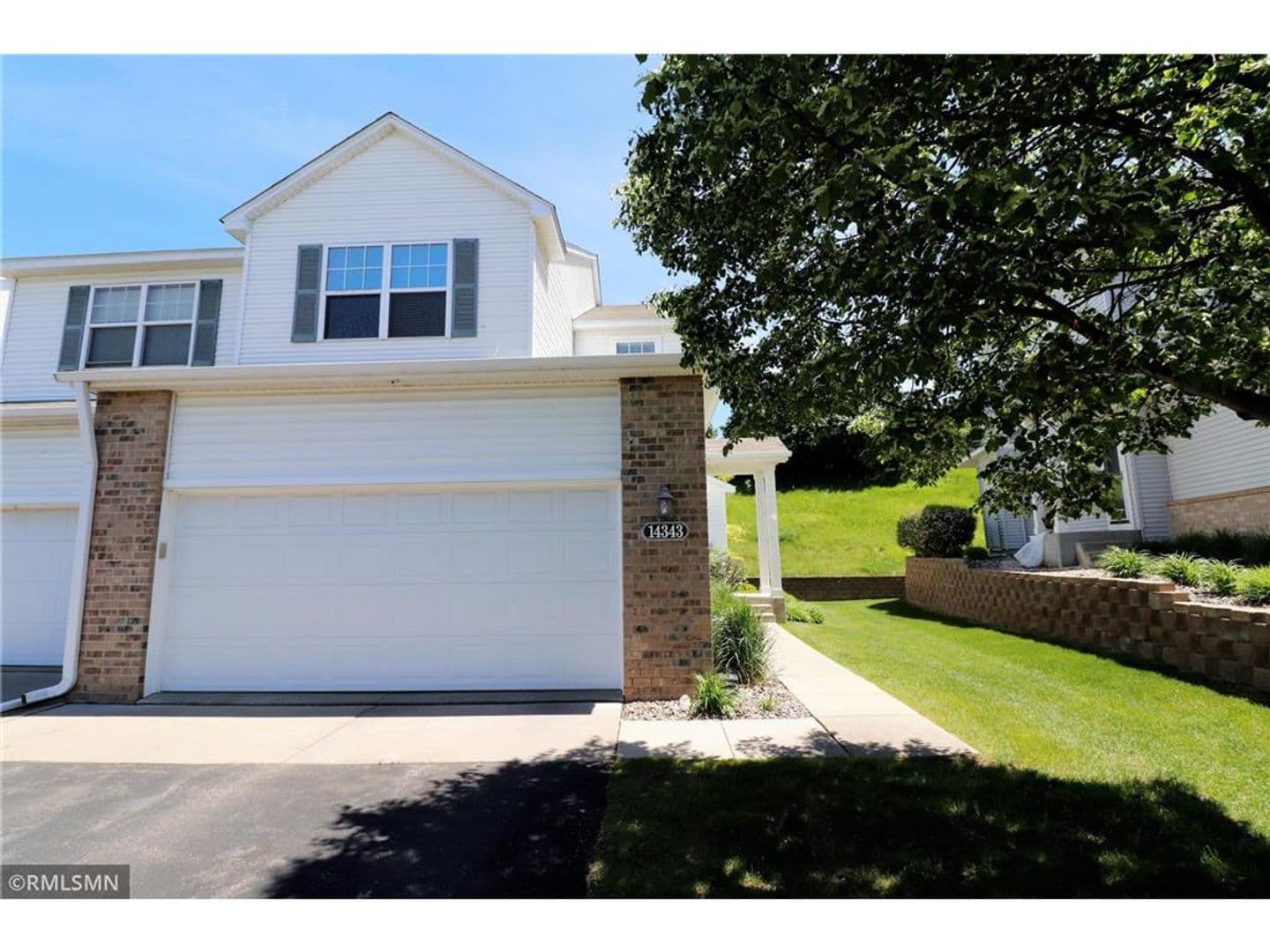 Prior Lake House: 14343 Brookmere Blvd.