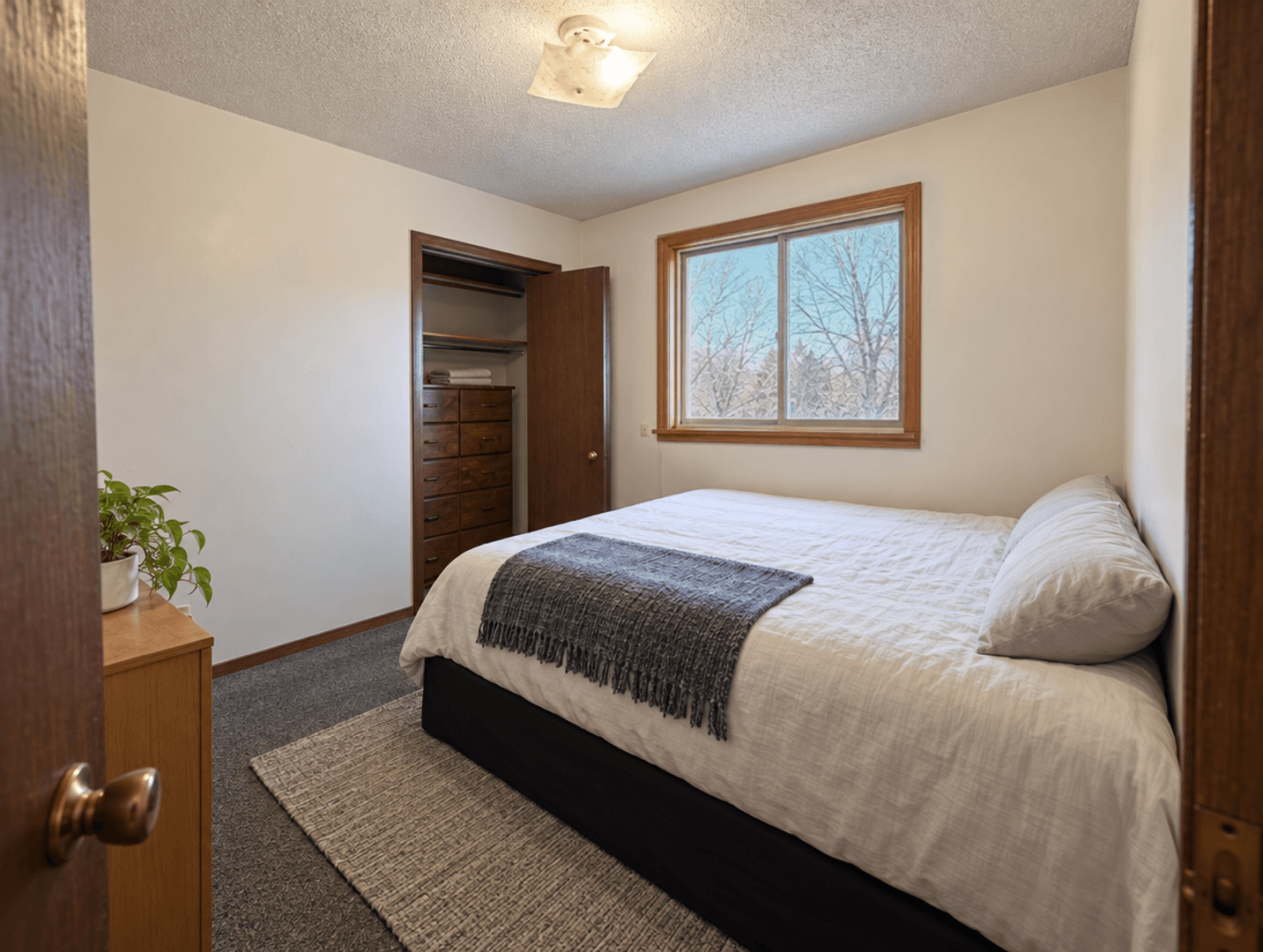 Baxter Apartment: 5794 Laverne Cir.