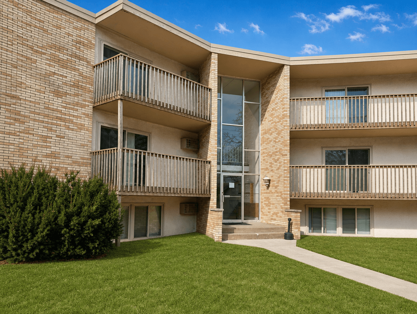 Champlin Apartment: 438 Independence Ave.