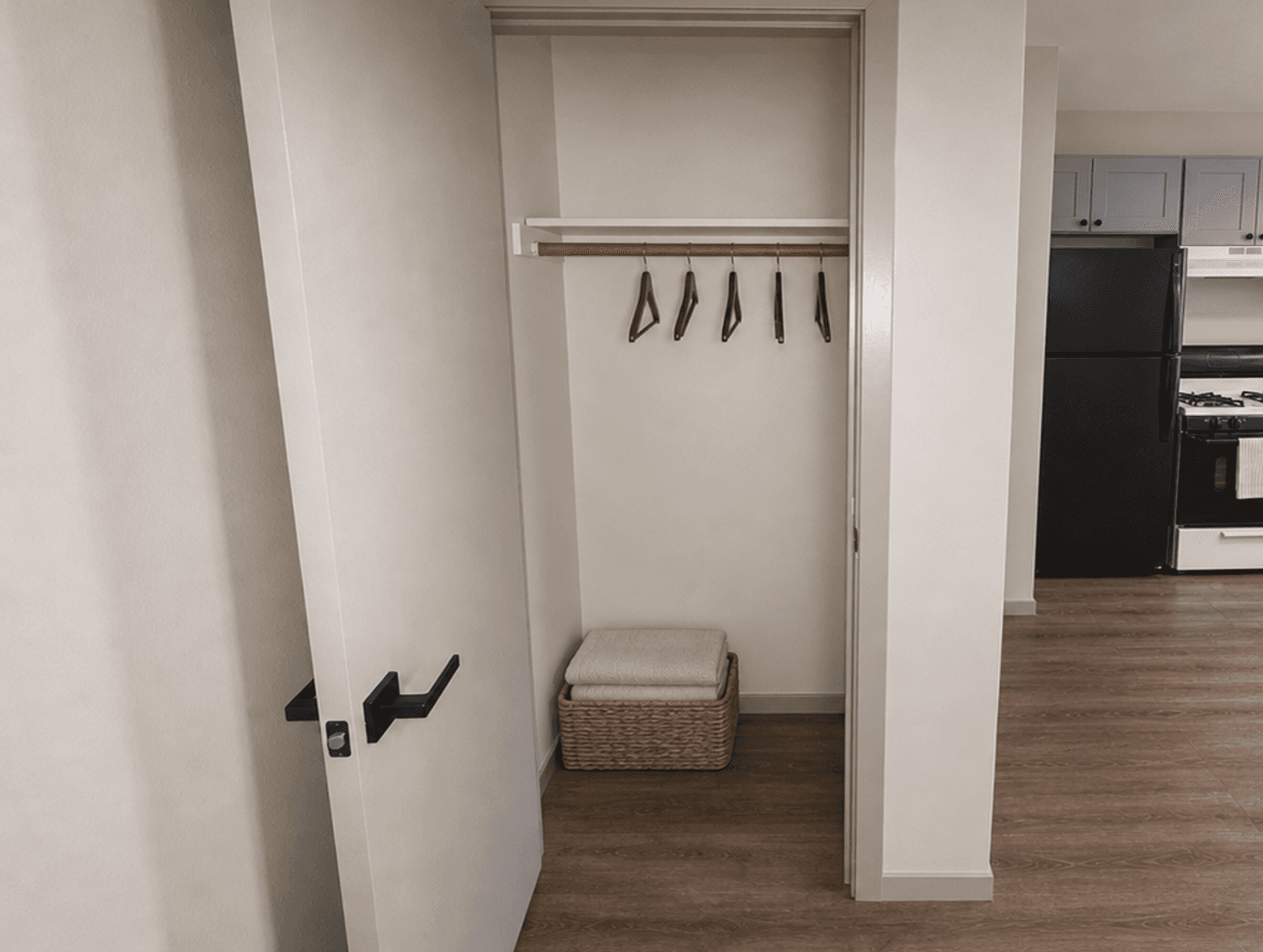 Anoka Apartment: 802 Garfield St. W