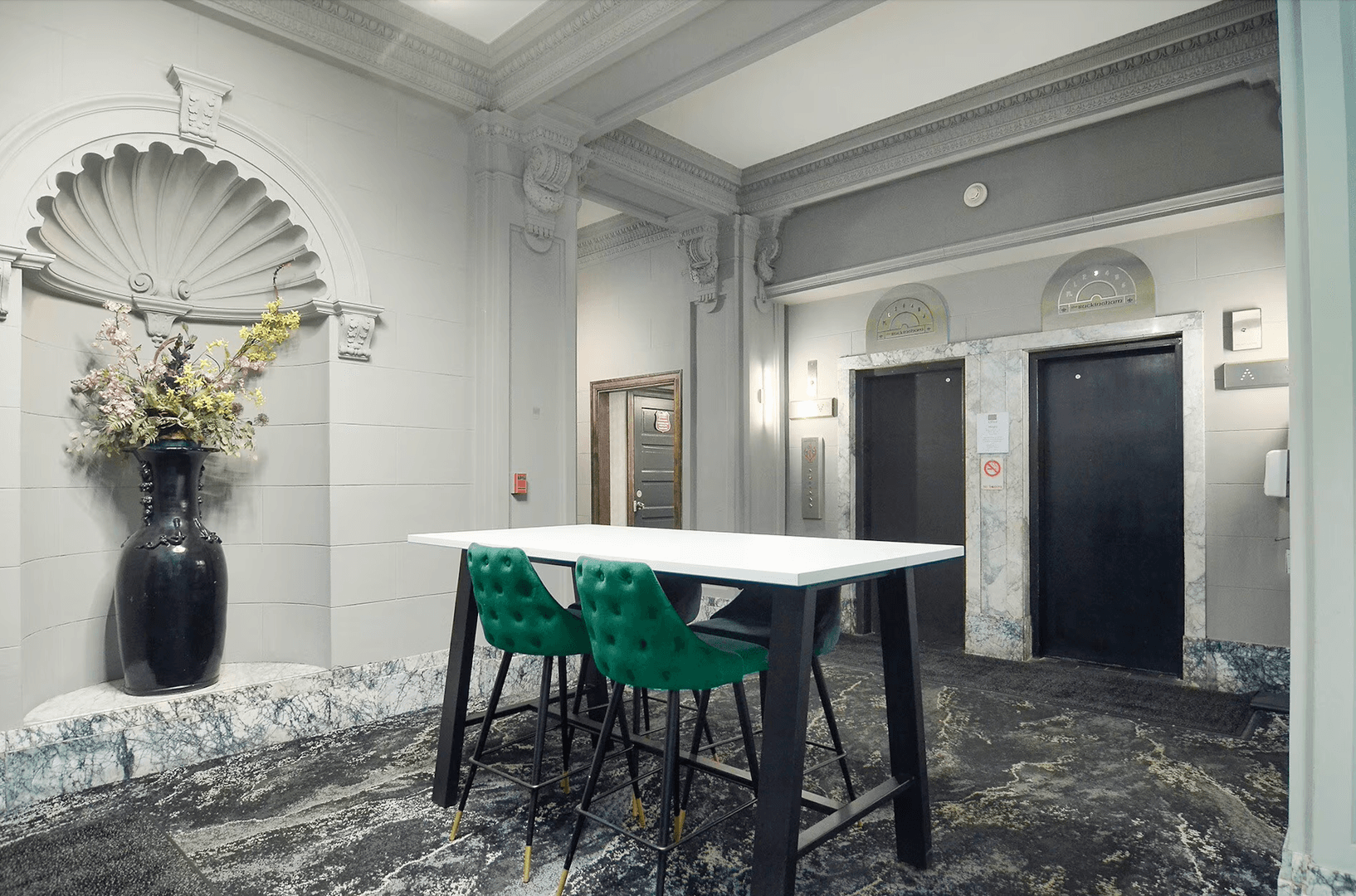 Minneapolis Apartment: 1500 La Salle Ave.
