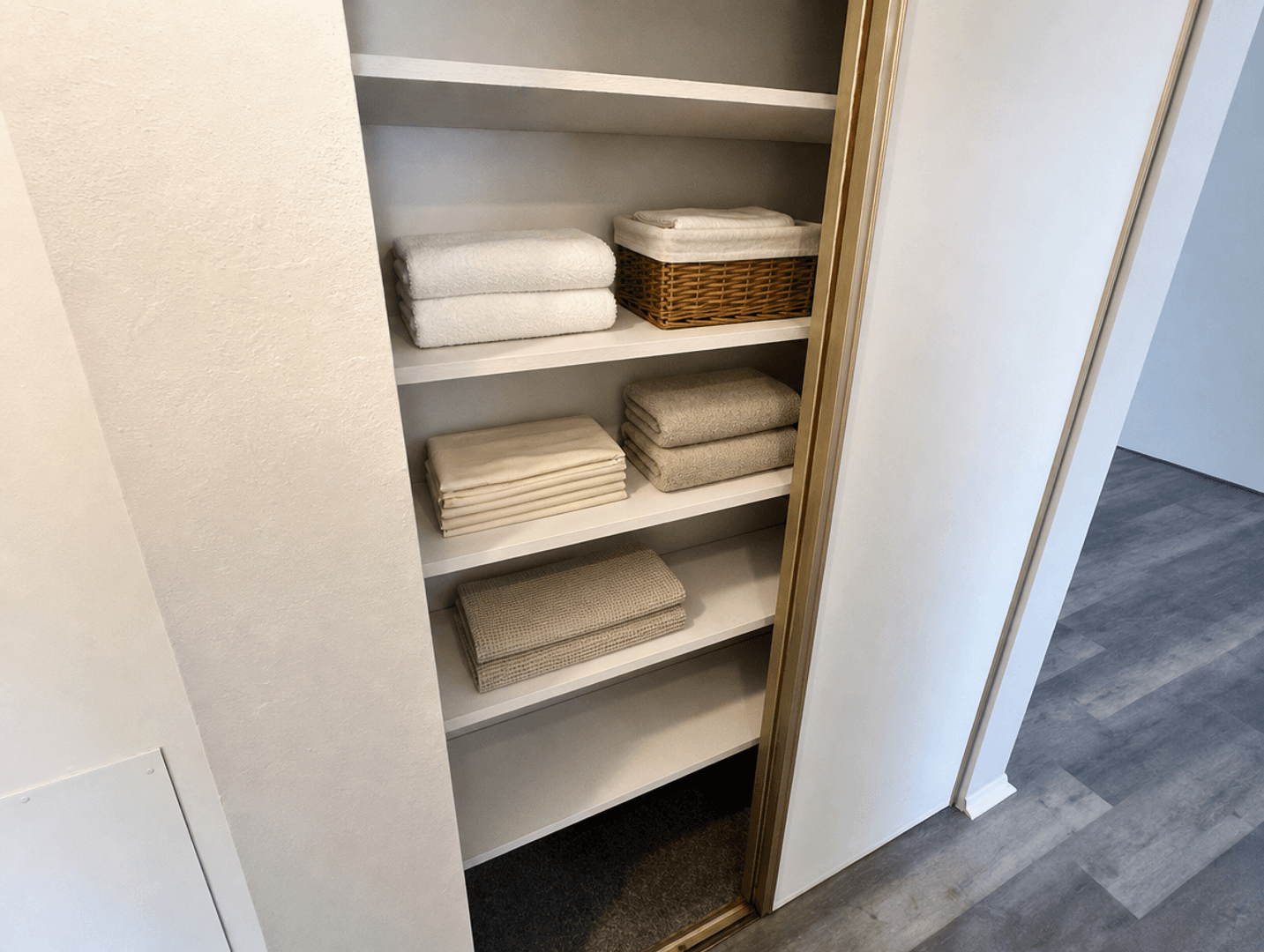 Newport Apartment: 1440 10th Ave