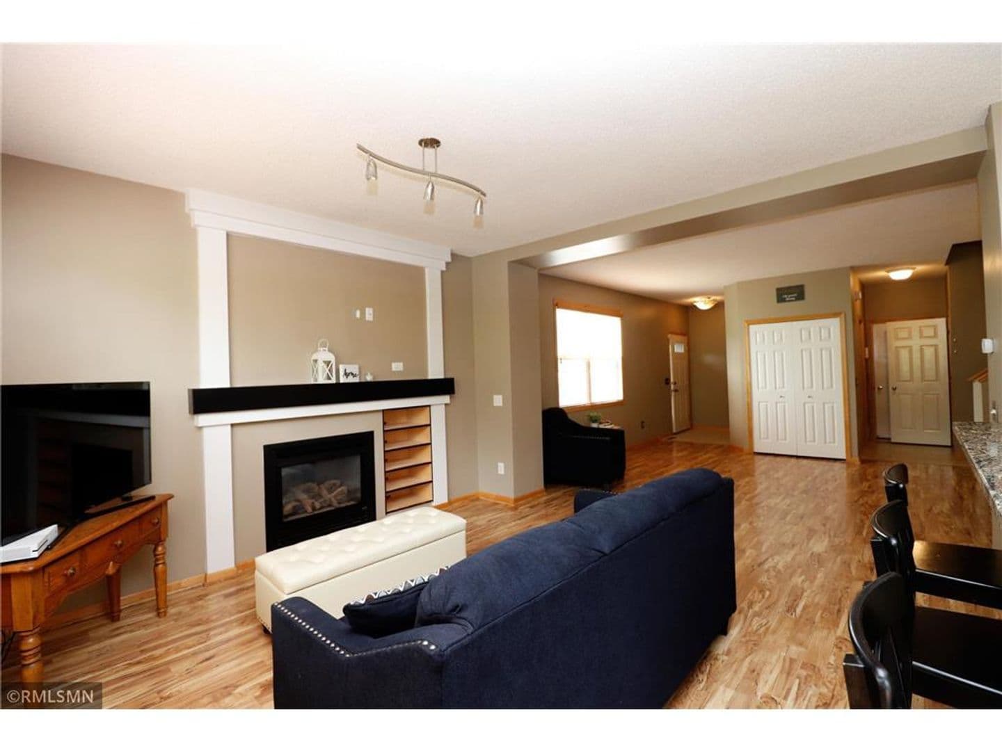 Prior Lake House: 14343 Brookmere Blvd.