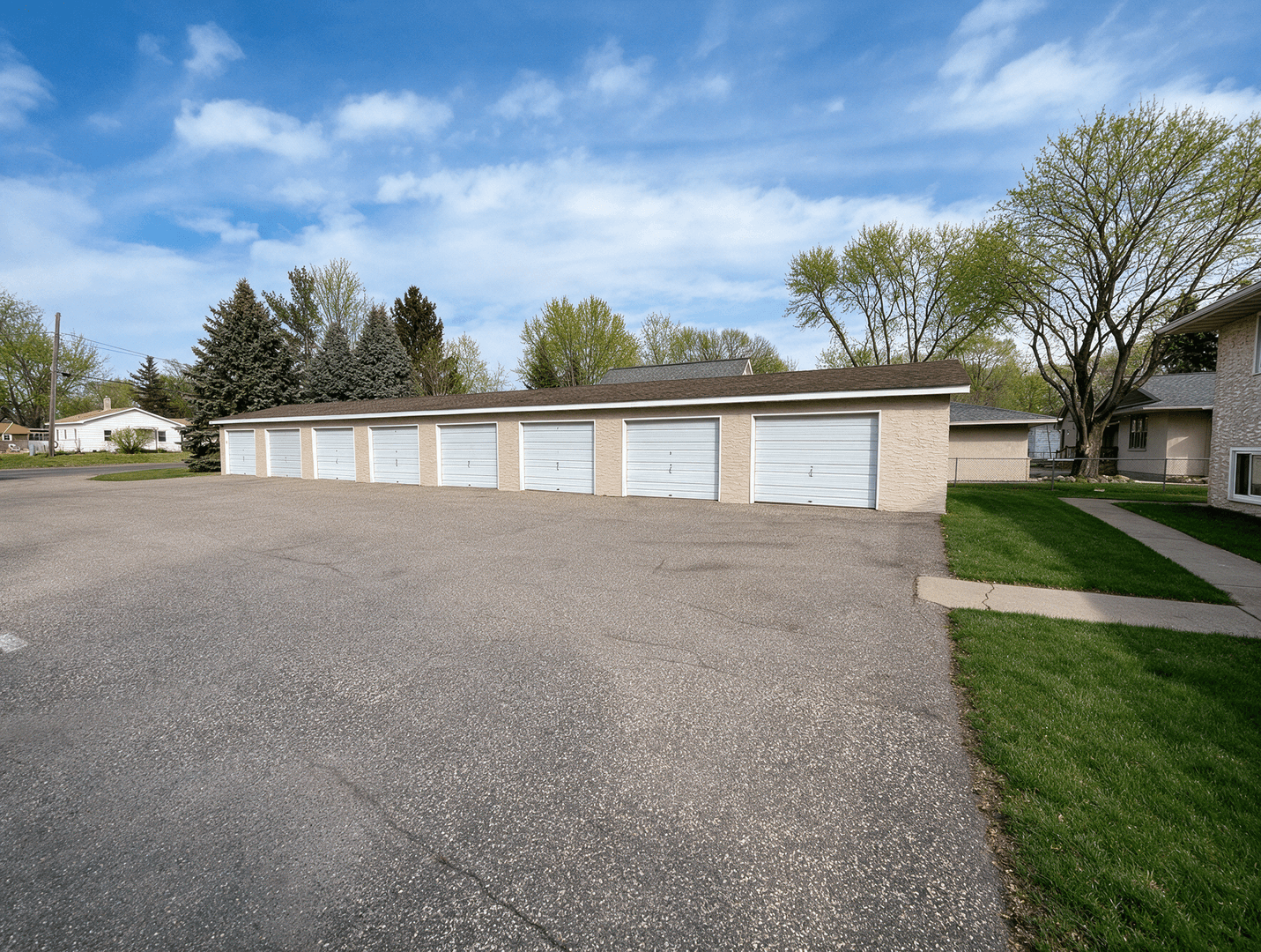 Anoka Apartment: 615 Bean St.