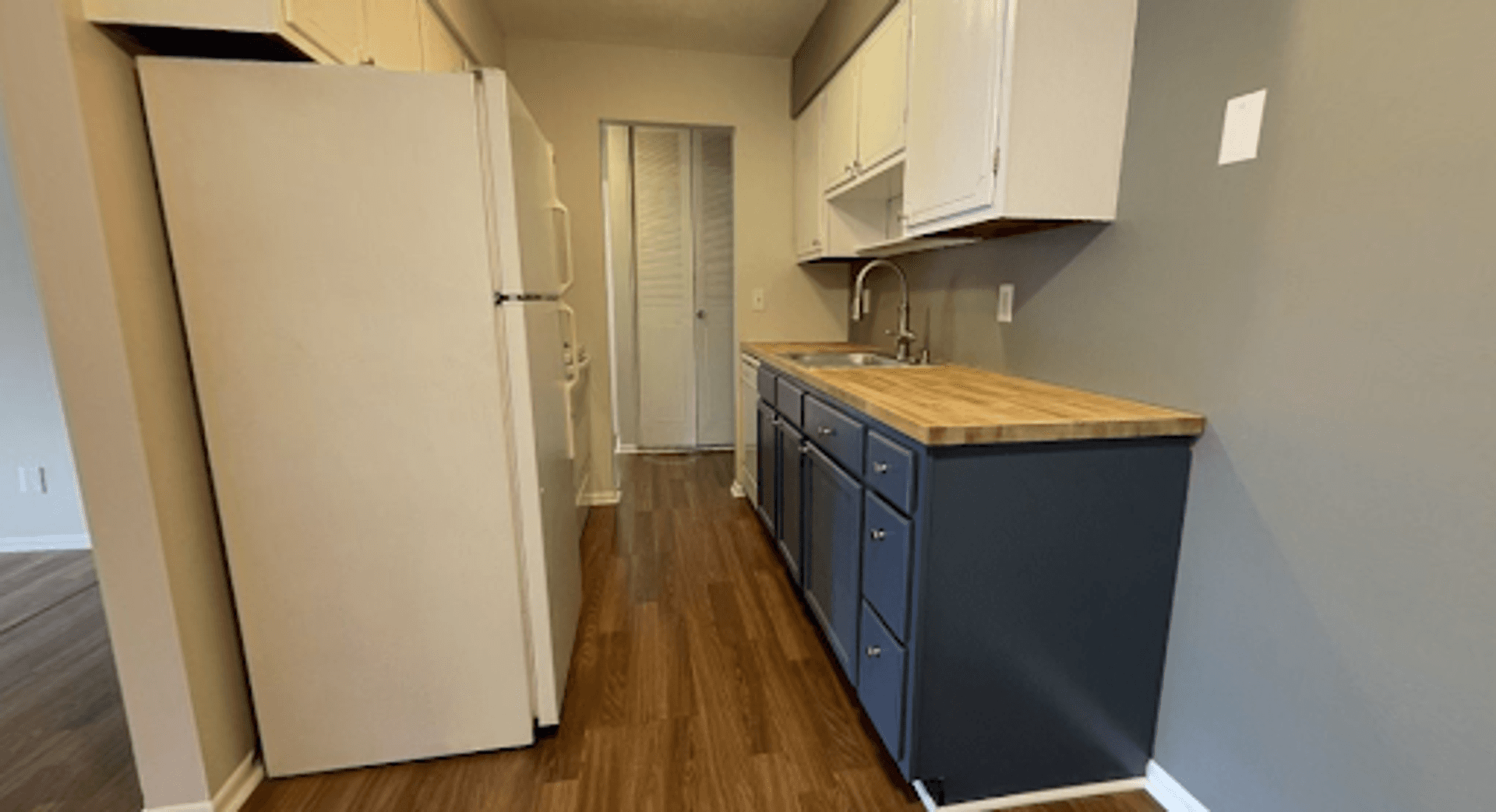 St. Louis Park Apartment: 8300 31st St. W