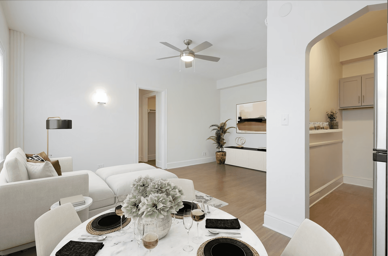 Minneapolis Apartment: 1500 La Salle Ave.