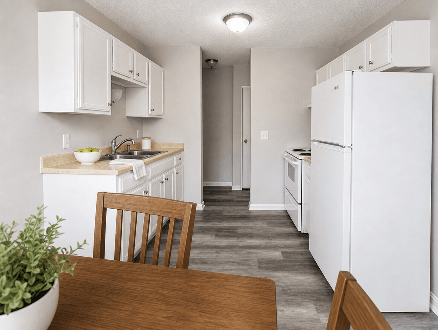 Newport Apartment: 1440 10th Ave