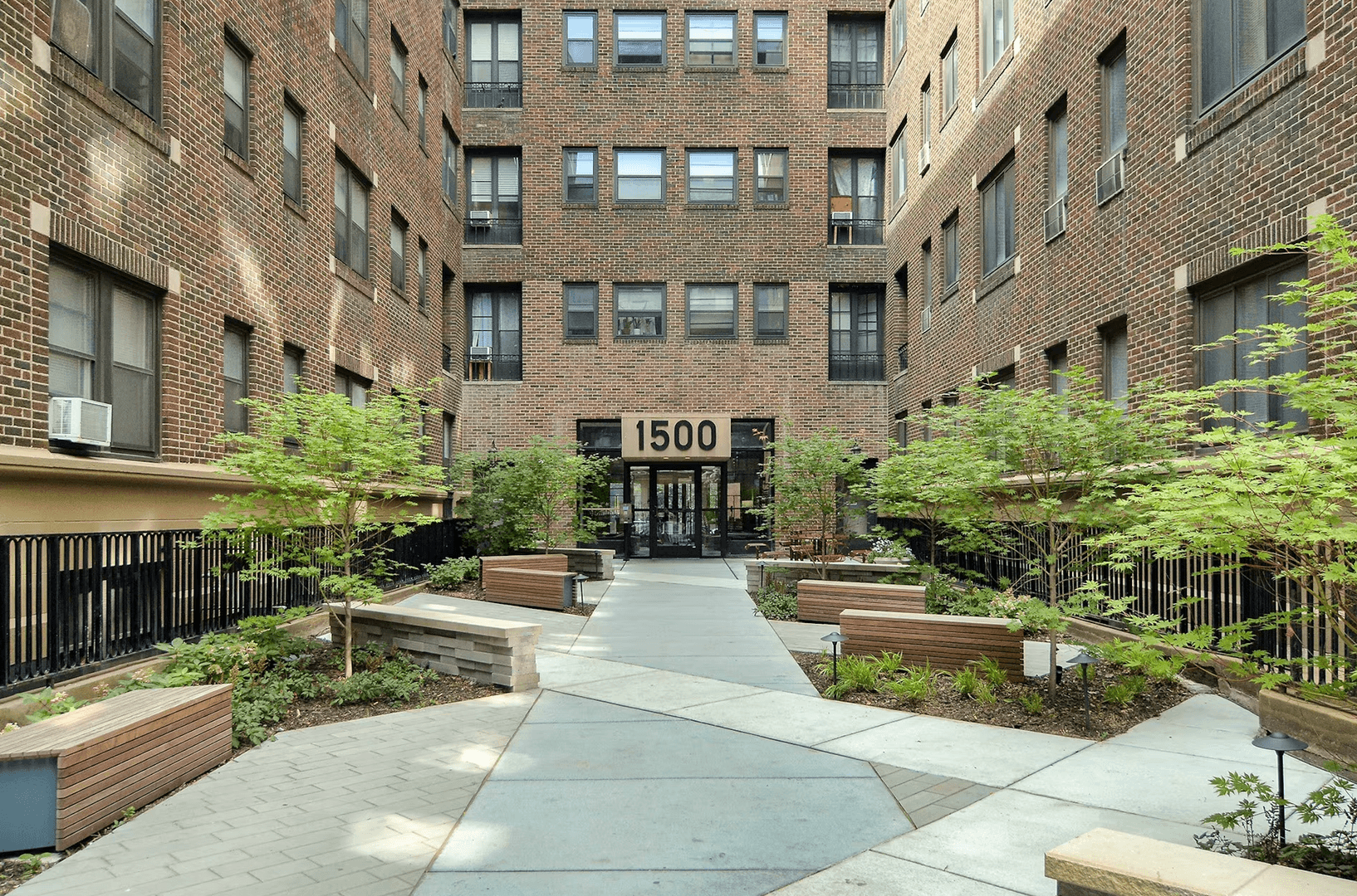 Minneapolis Apartment: 1500 La Salle Ave.