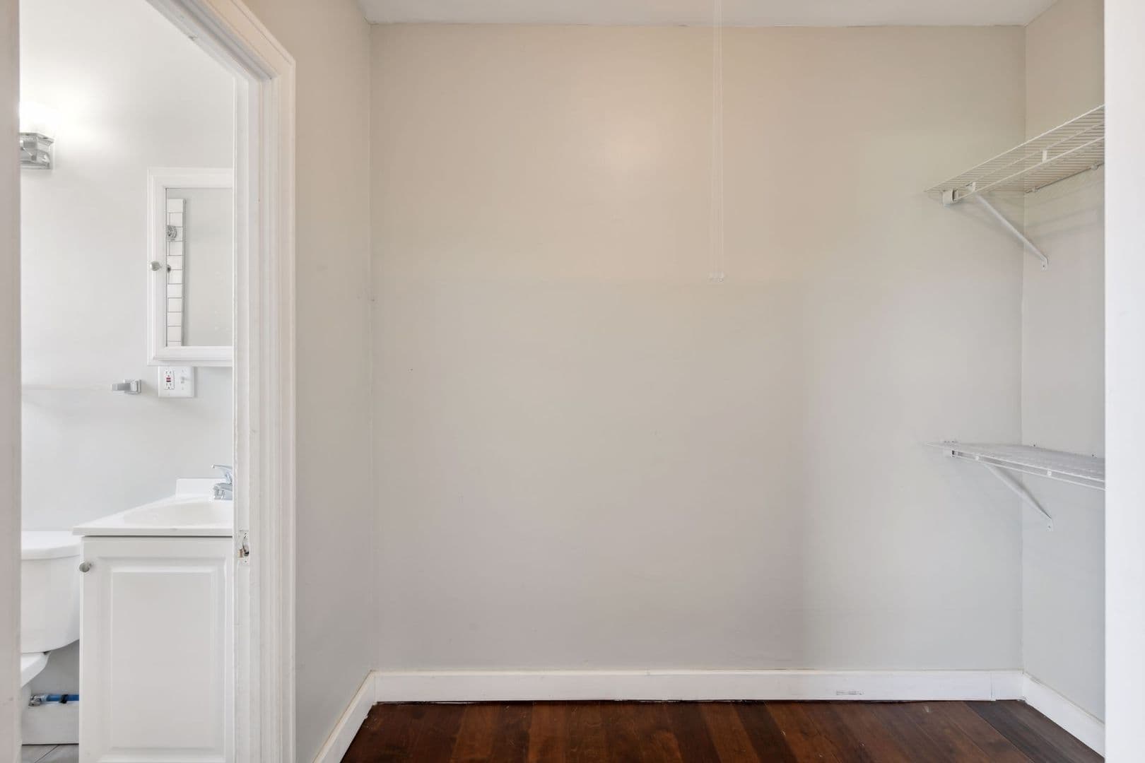 Minneapolis Apartment: 1205 Hawthorne Ave