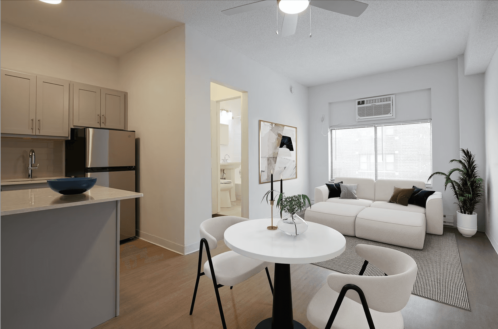 Minneapolis Apartment: 1500 La Salle Ave.