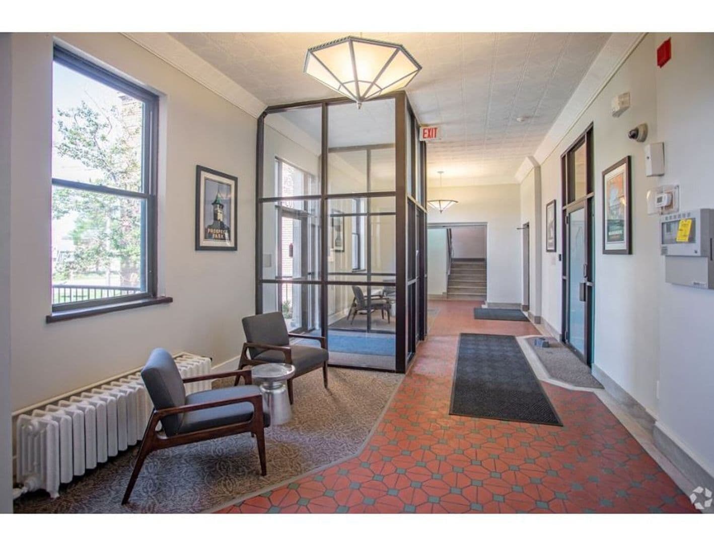 Minneapolis Apartment: 1205 Hawthorne Ave