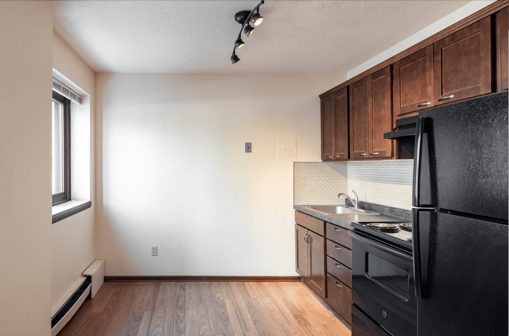 Minneapolis Apartment: 1500 La Salle Ave.