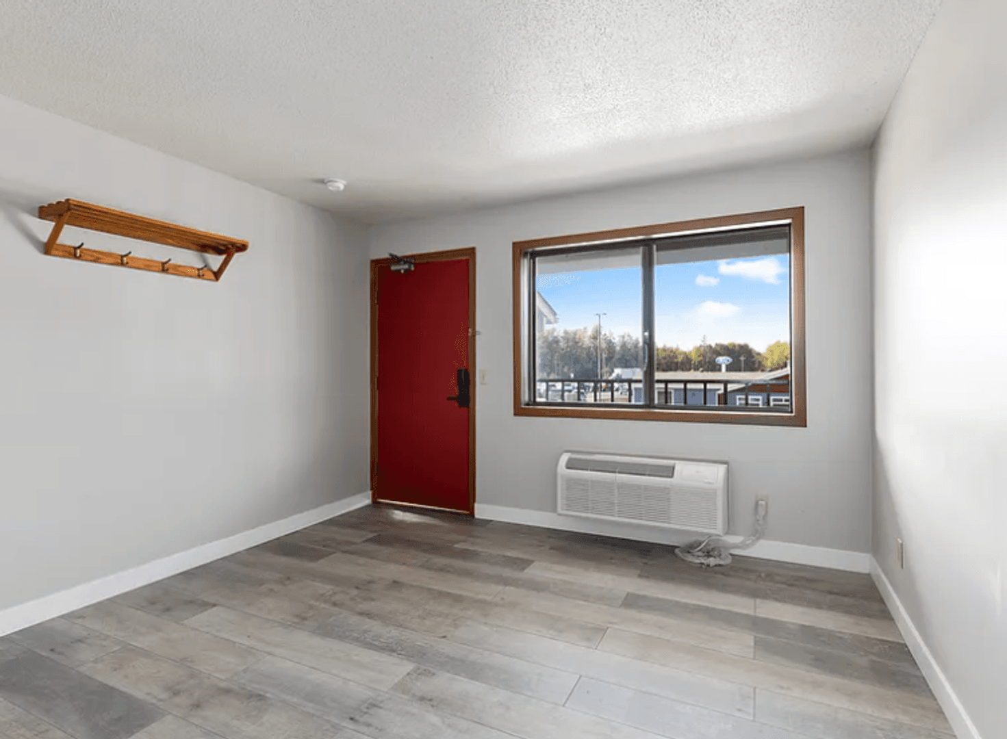 Pine River Apartment: 2684 MN-371 SW