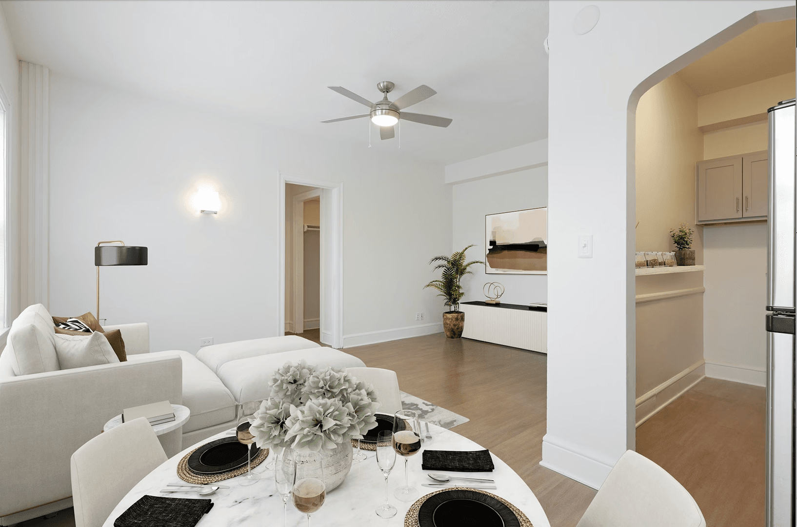 Minneapolis Apartment: 1500 La Salle Ave.