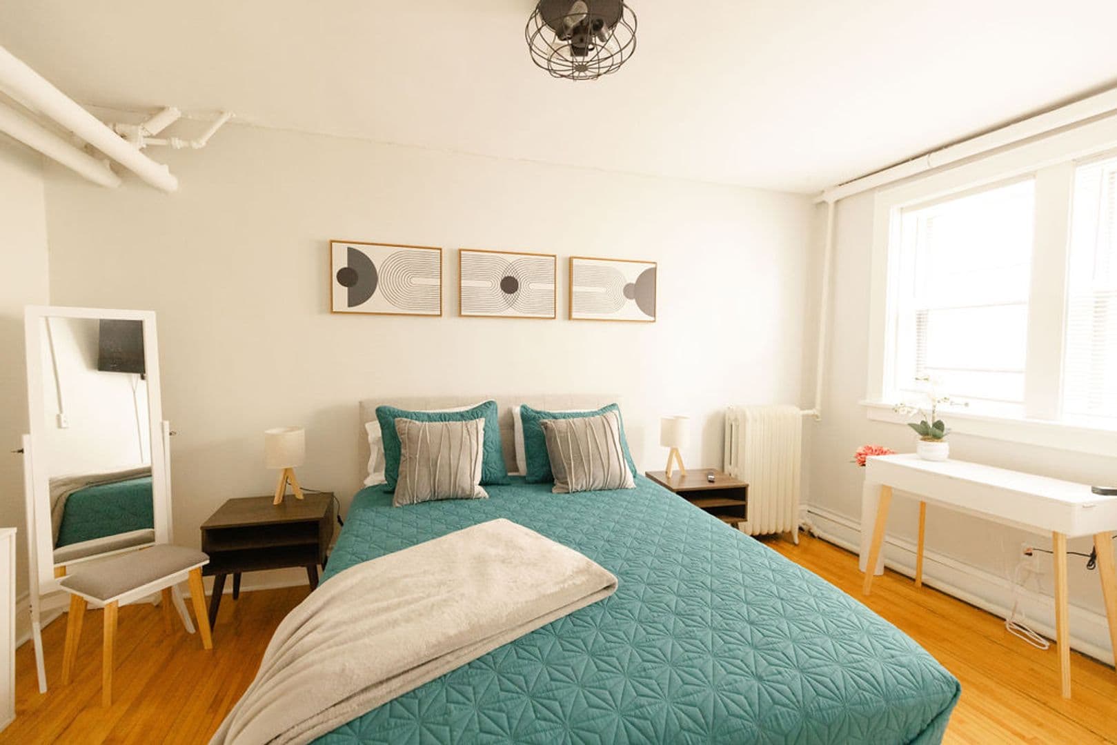 Minneapolis Apartment: 4106 Chicago Ave. S.