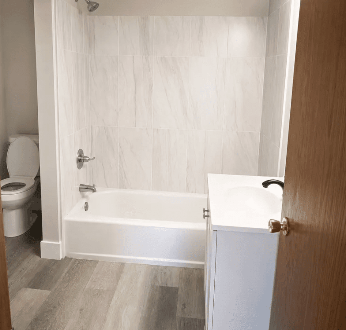 Pine River Apartment: 2684 MN-371 SW
