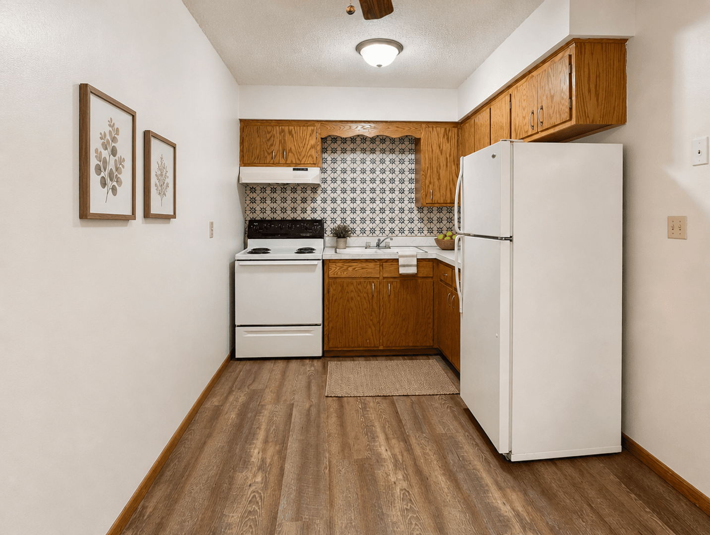 Champlin Apartment: 438 Independence Ave.