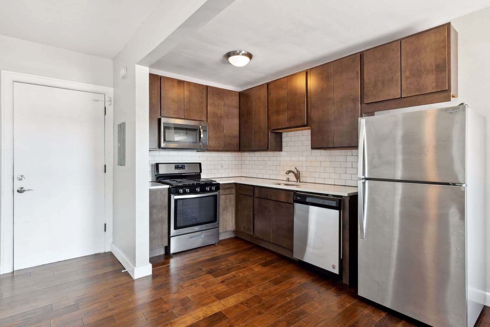 Minneapolis Apartment: 1205 Hawthorne Ave
