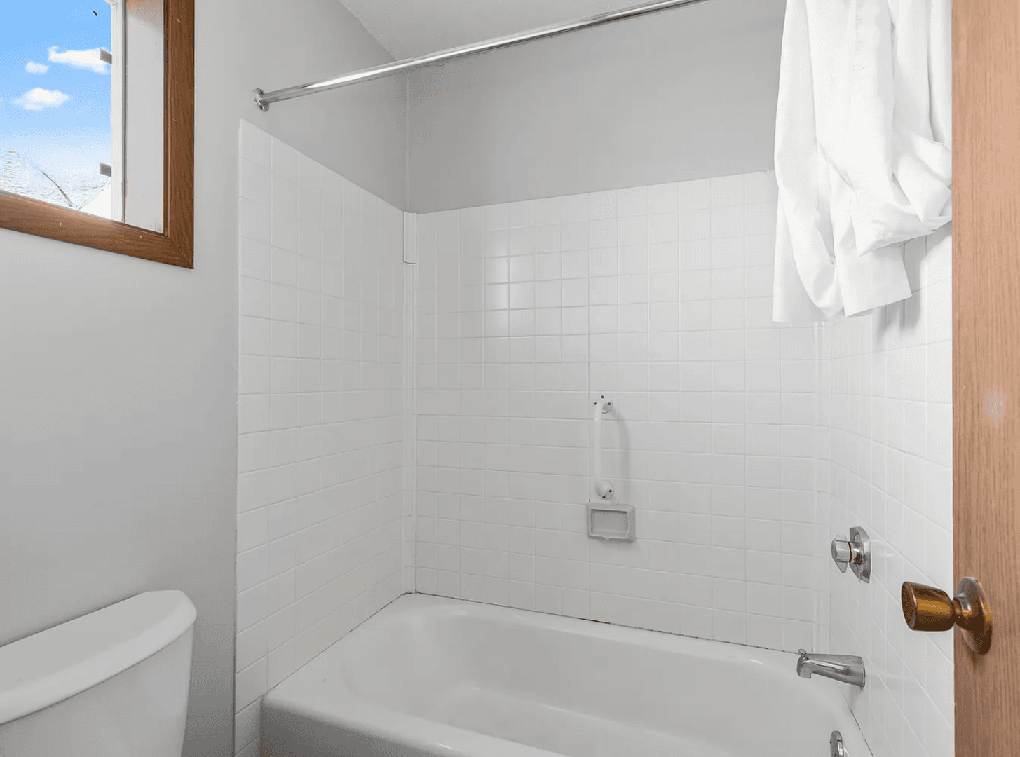 Pine River Apartment: 2684 MN-371 SW