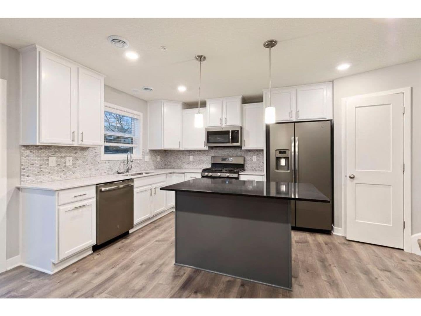 Prior Lake Townhome: 13946 Lupine Tr NE