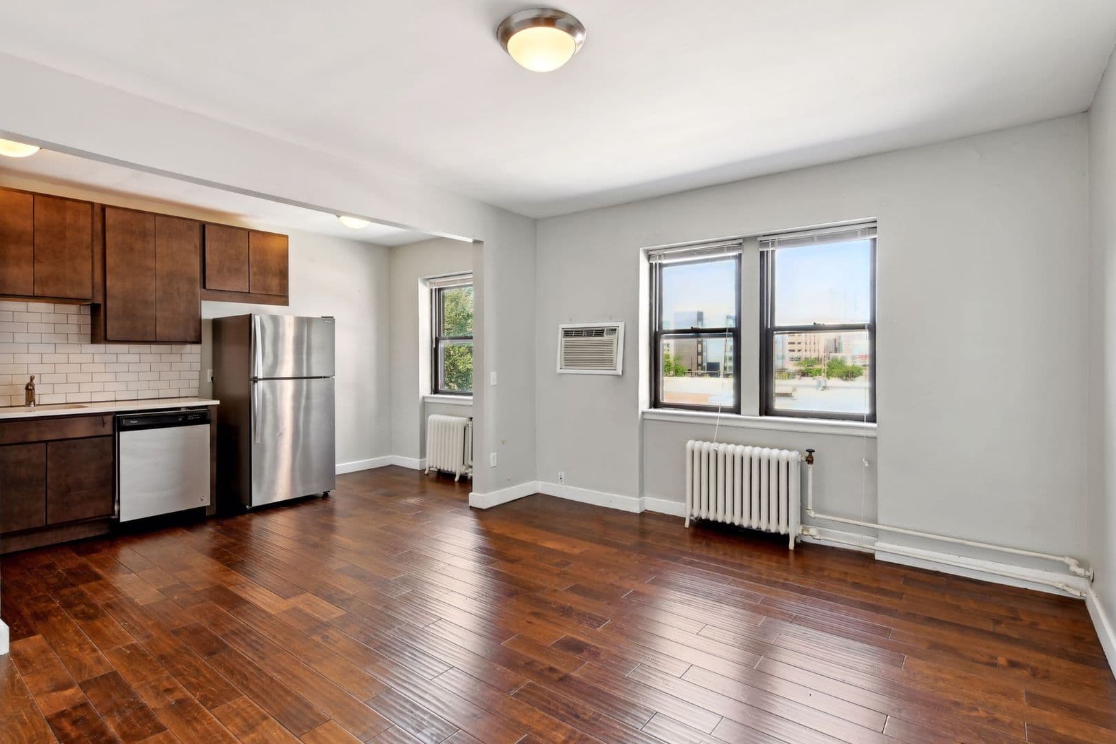 Minneapolis Apartment: 1205 Hawthorne Ave