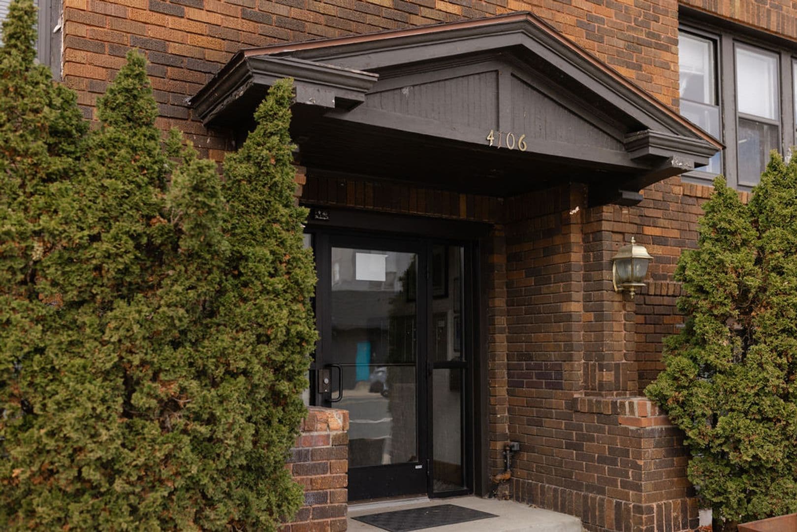 Minneapolis Apartment: 4106 Chicago Ave. S.