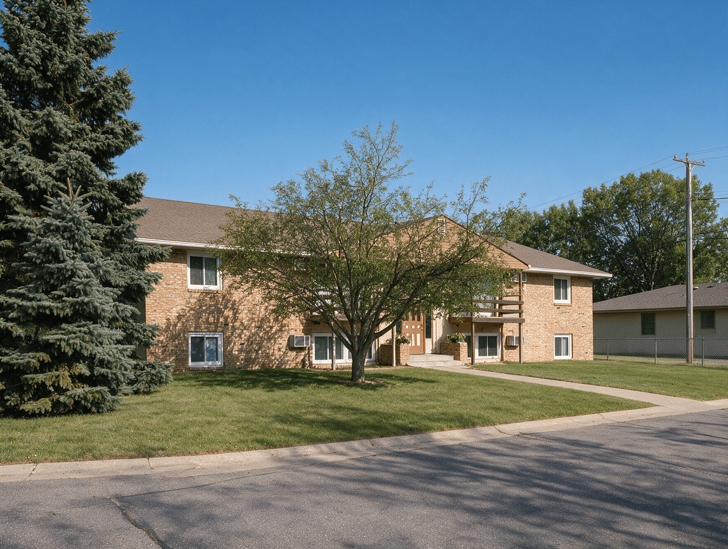 Anoka Apartment: 615 Bean St.