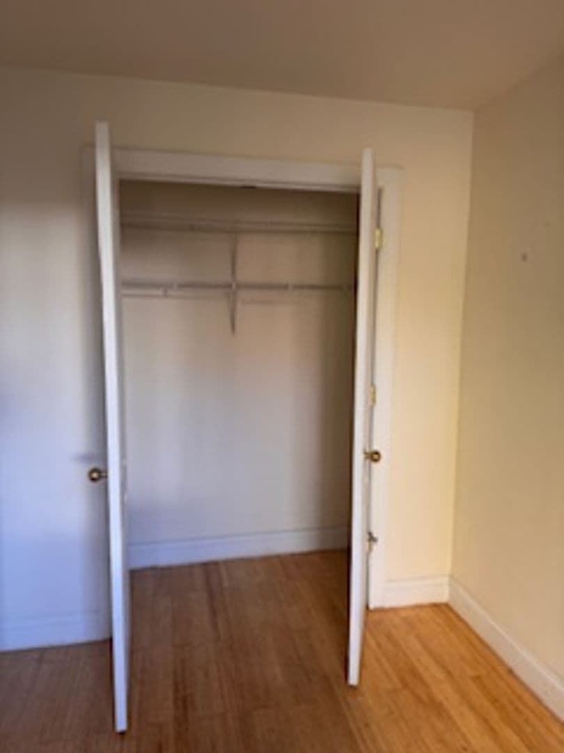 Briarwood Apartment: 141-31 Pershing Crescent
