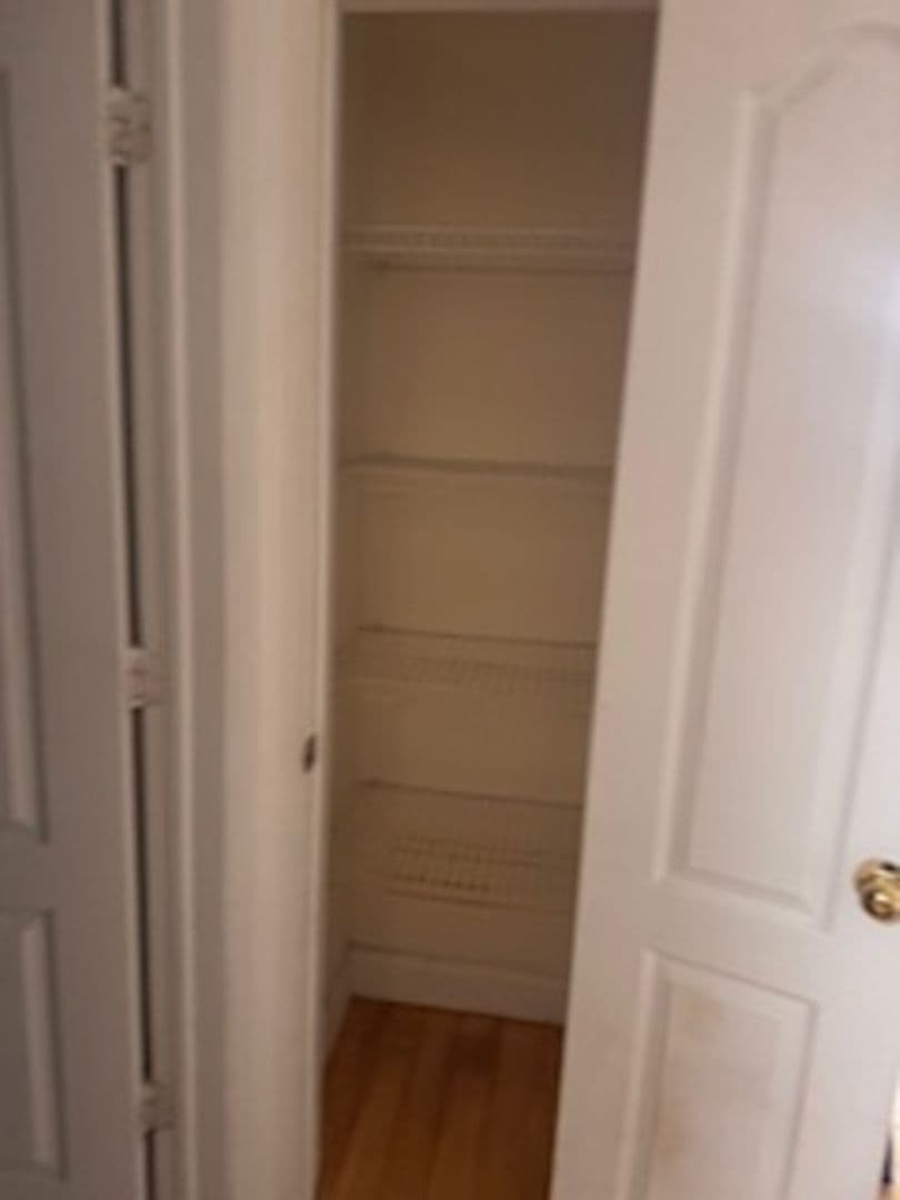 Briarwood Apartment: 141-31 Pershing Crescent
