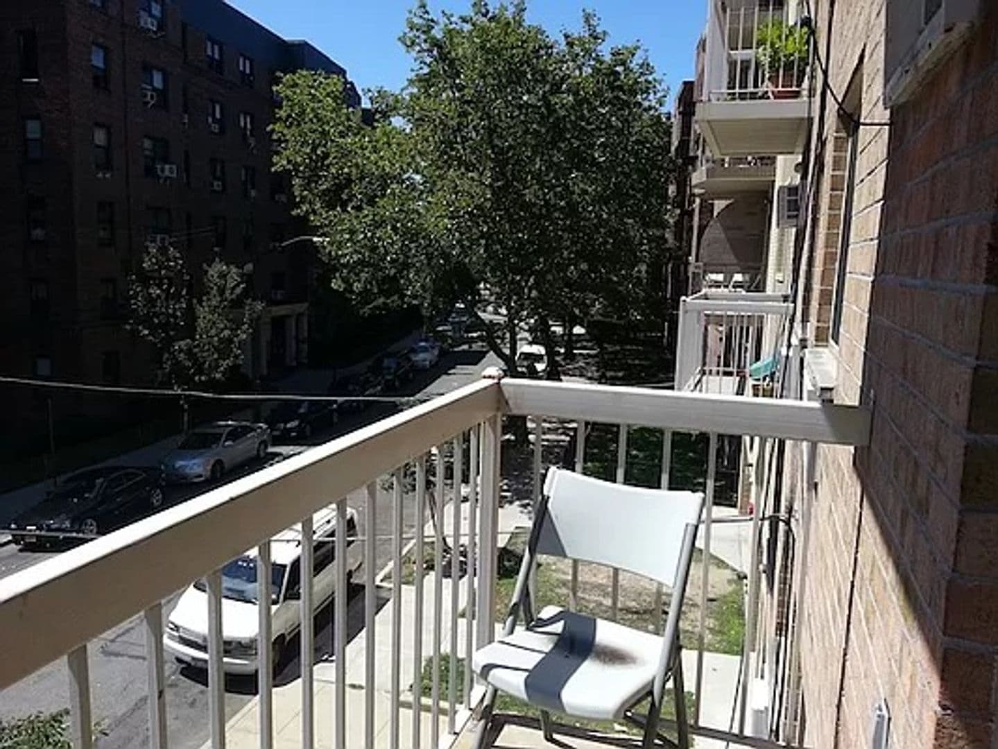 Briarwood Apartment: 141-31 Pershing Crescent