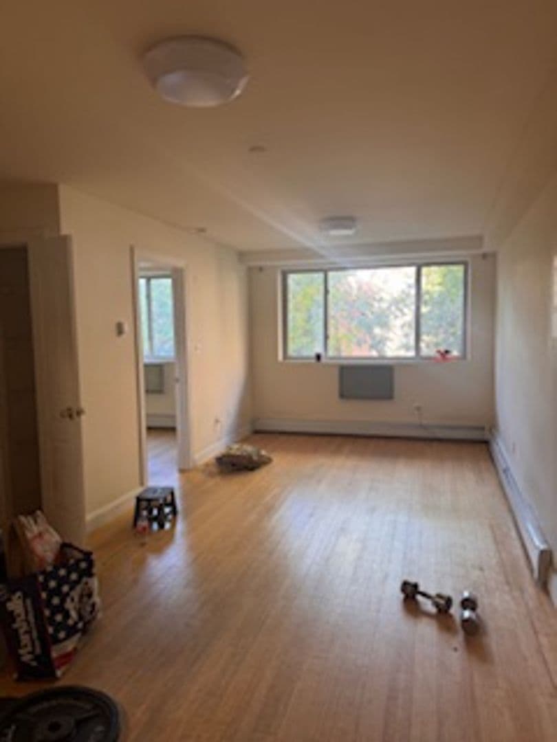 Briarwood Apartment: 141-31 Pershing Crescent