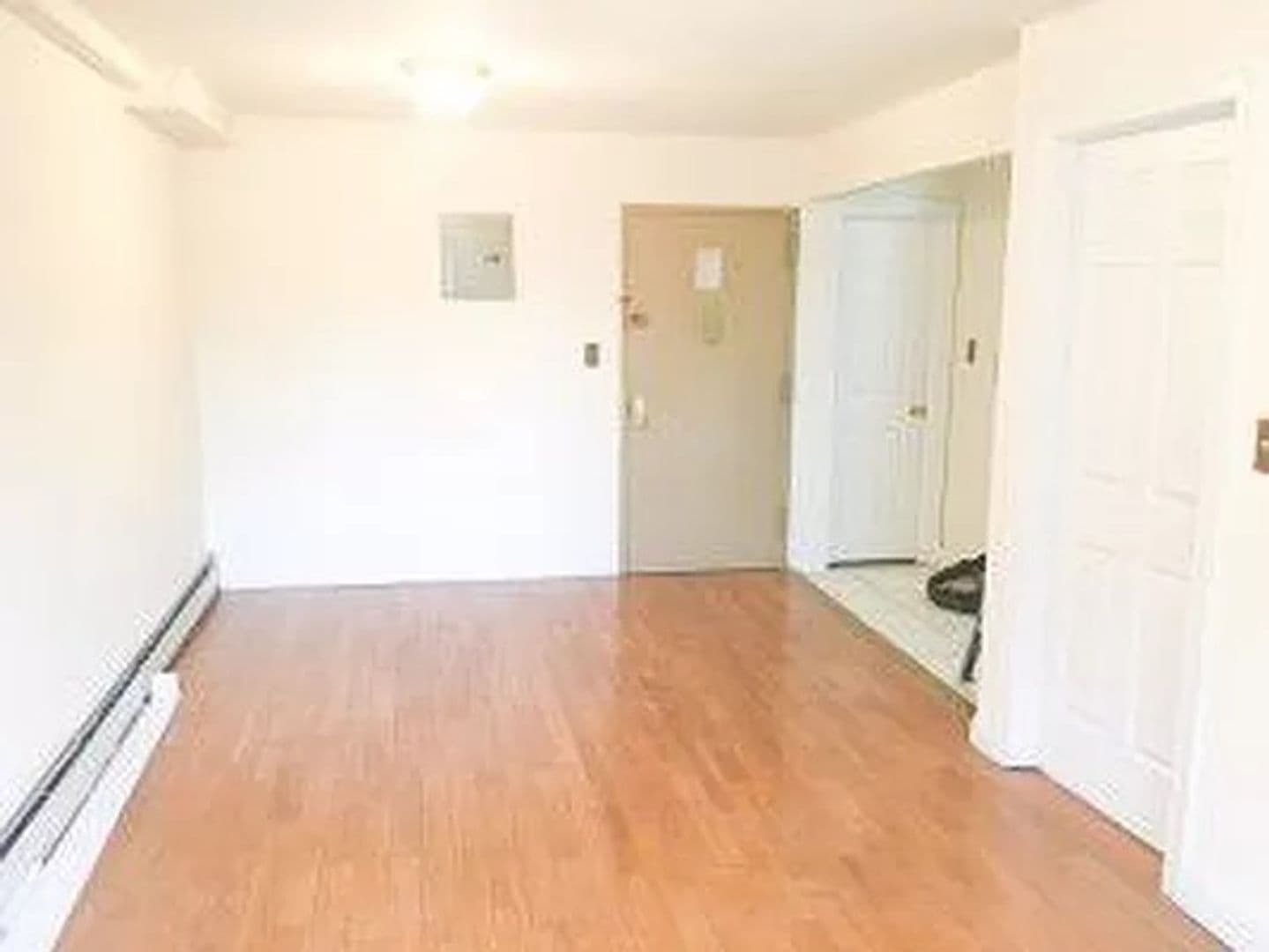 Briarwood Apartment: 141-33 Pershing Crescent