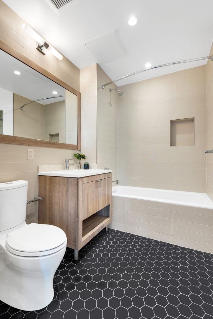 LIC Apartment: 42-10 27 STREET