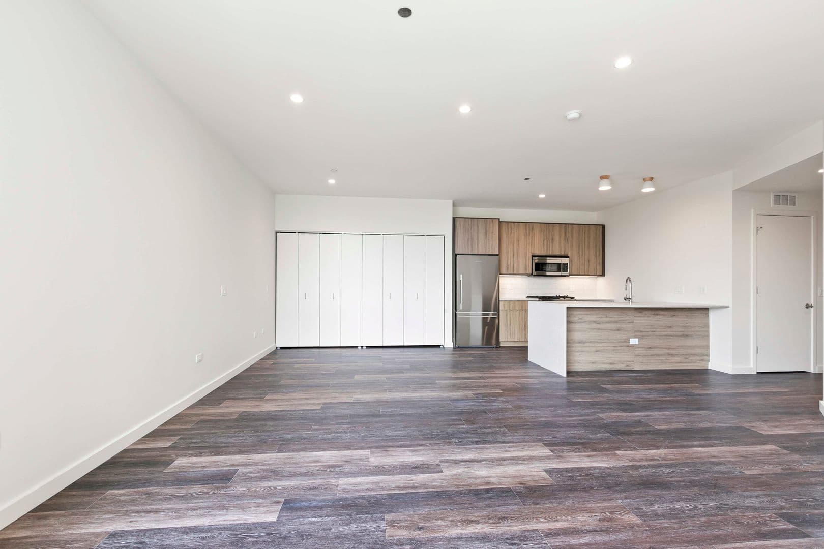 Chicago Apartment: 1122 W. Chicago Avenue