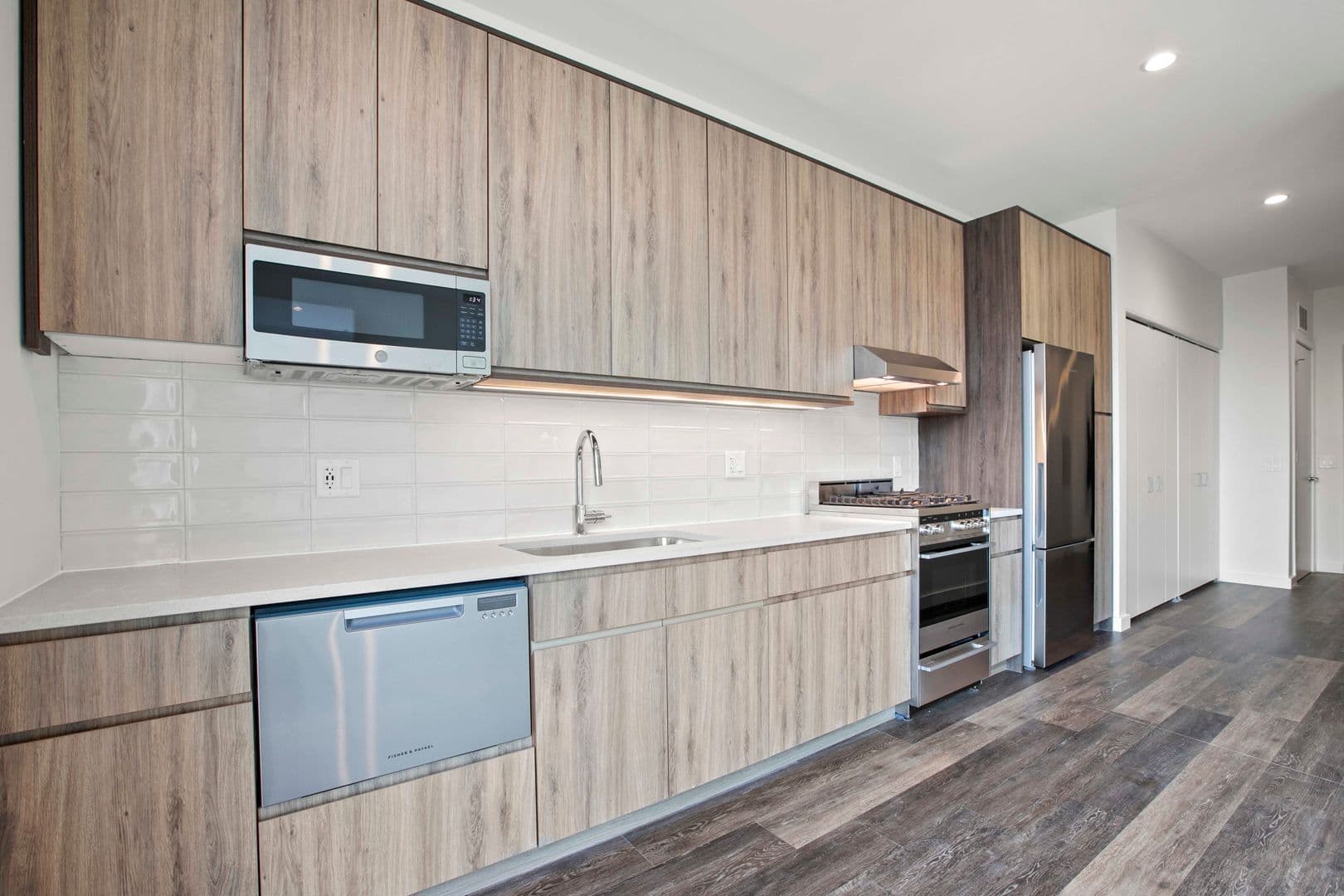 Chicago Apartment: 1122 W. Chicago Avenue