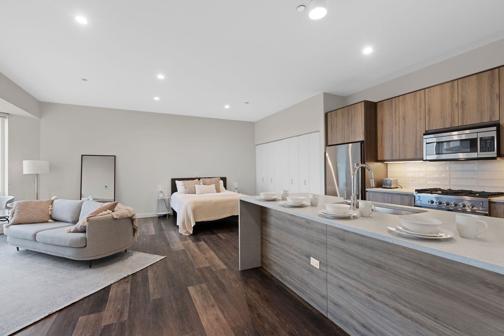 Chicago Apartment: 1122 W. Chicago Avenue