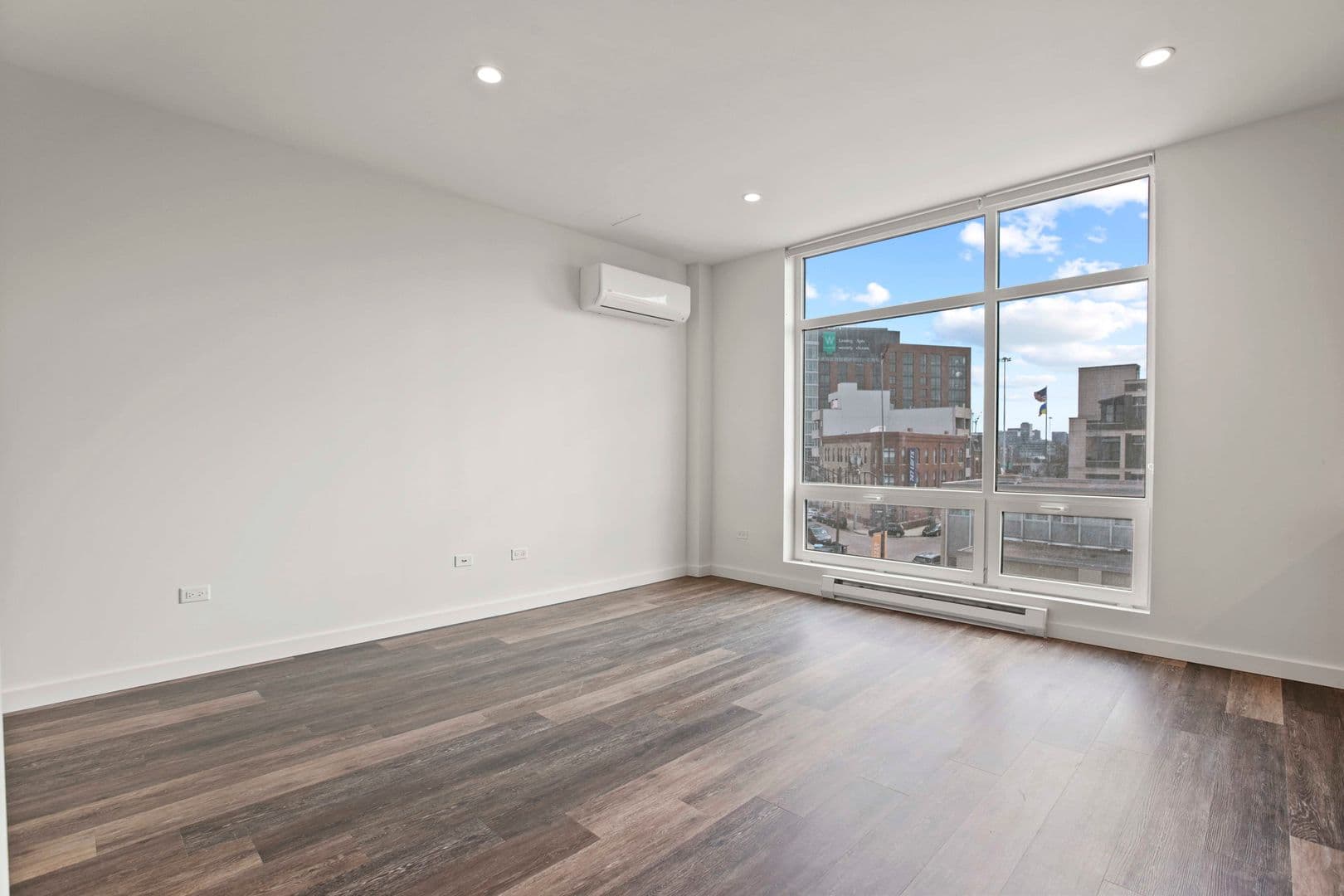 Chicago Apartment: 1122 W. Chicago Avenue