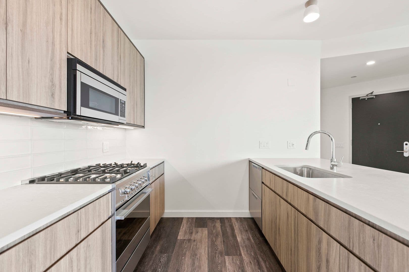 Chicago Apartment: 1122 W. Chicago Avenue