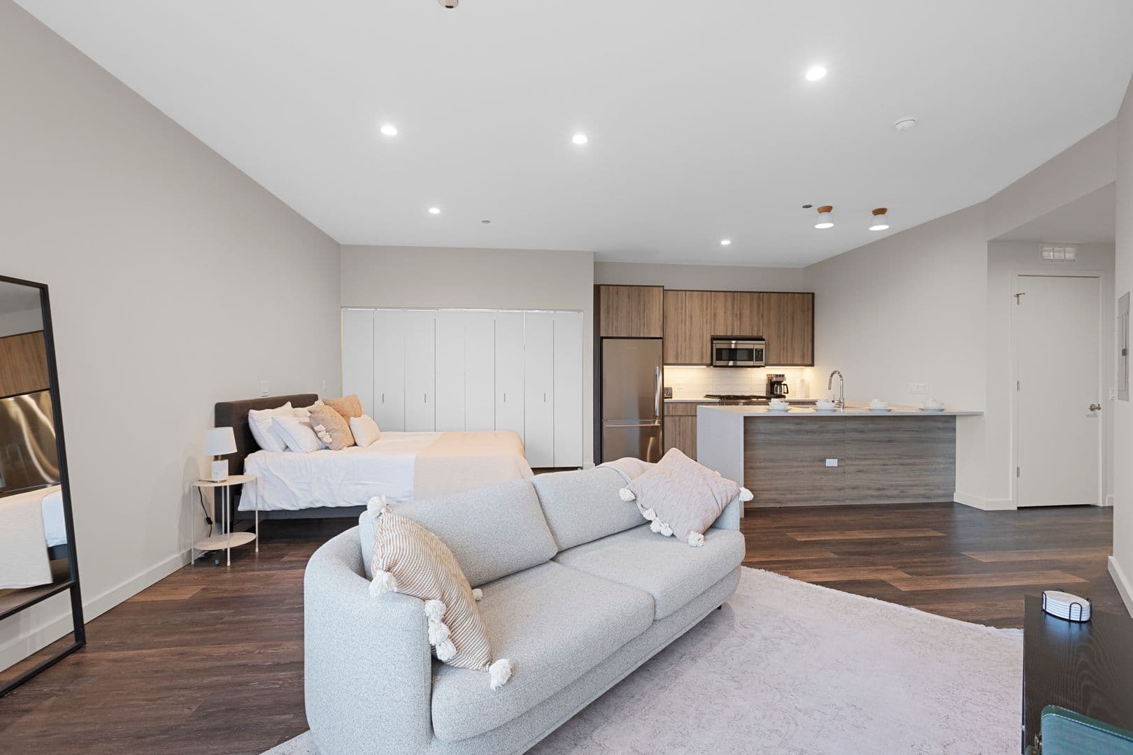 Chicago Apartment: 1122 W. Chicago Avenue
