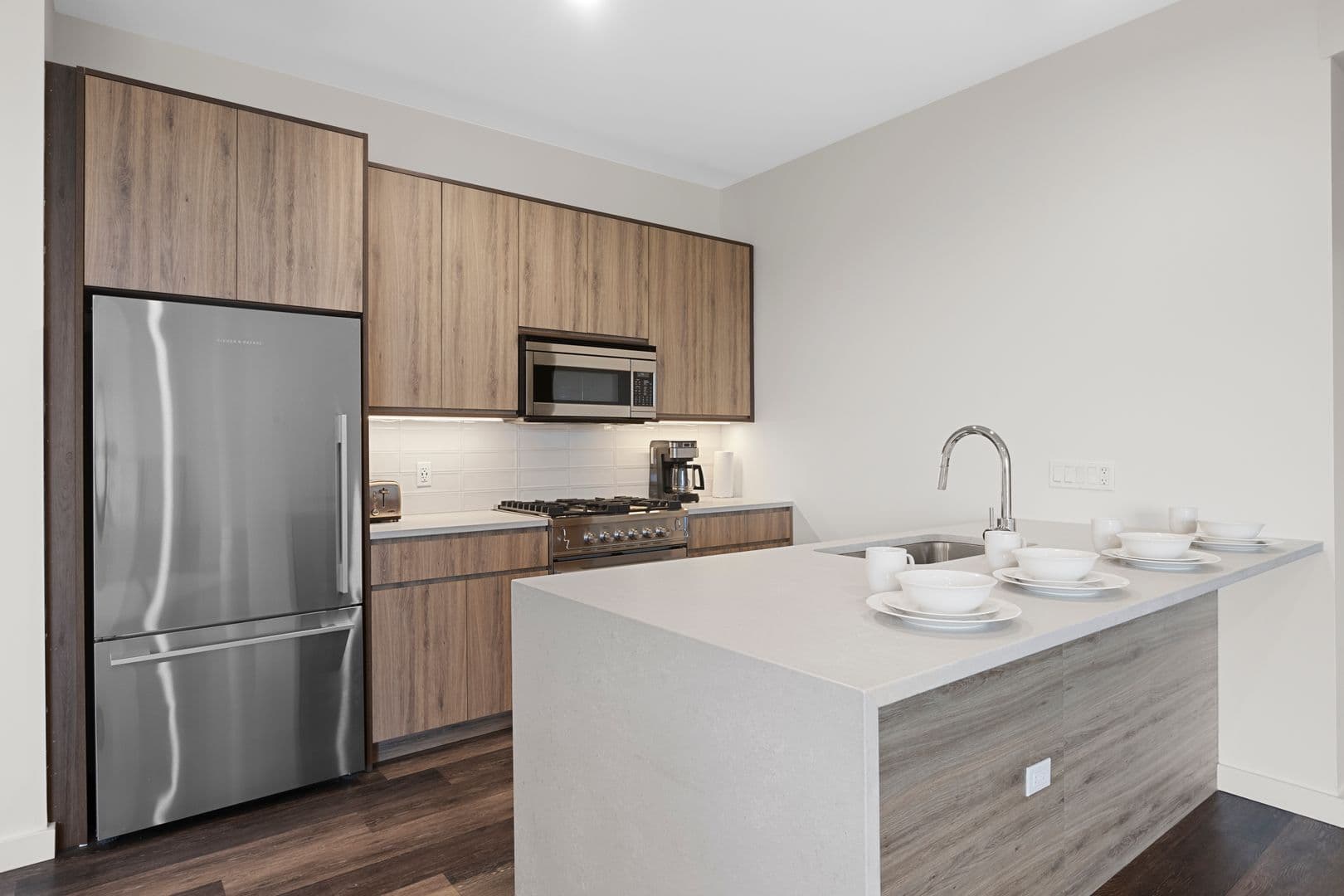 Chicago Apartment: 1122 W. Chicago Avenue