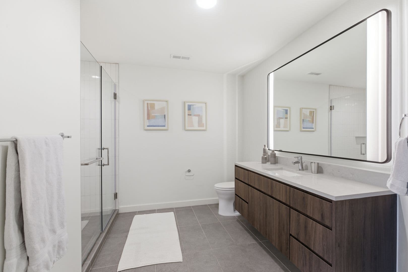 Chicago Apartment: 1122 W. Chicago Avenue