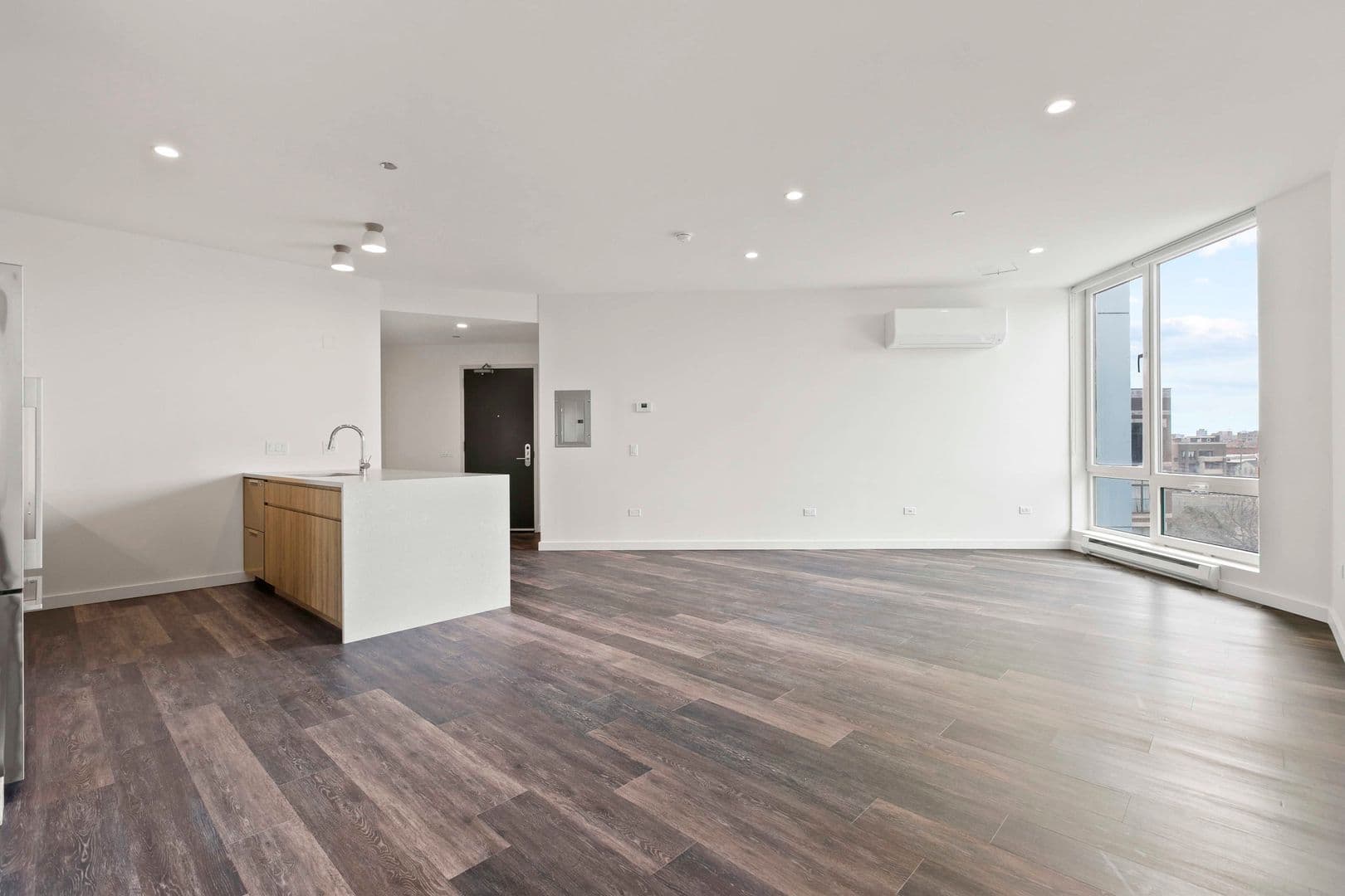 Chicago Apartment: 1122 W. Chicago Avenue