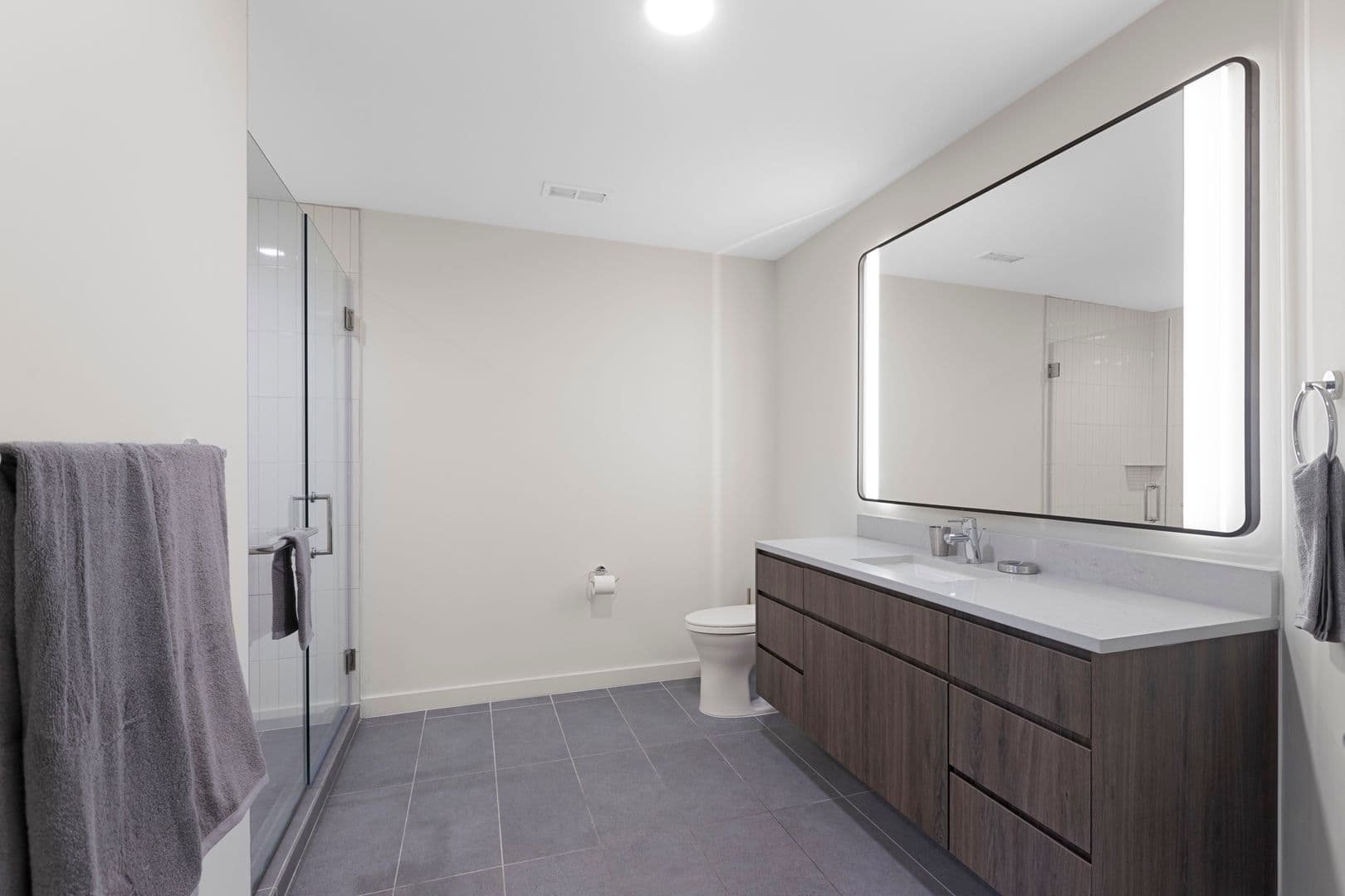 Chicago Apartment: 1122 W. Chicago Avenue