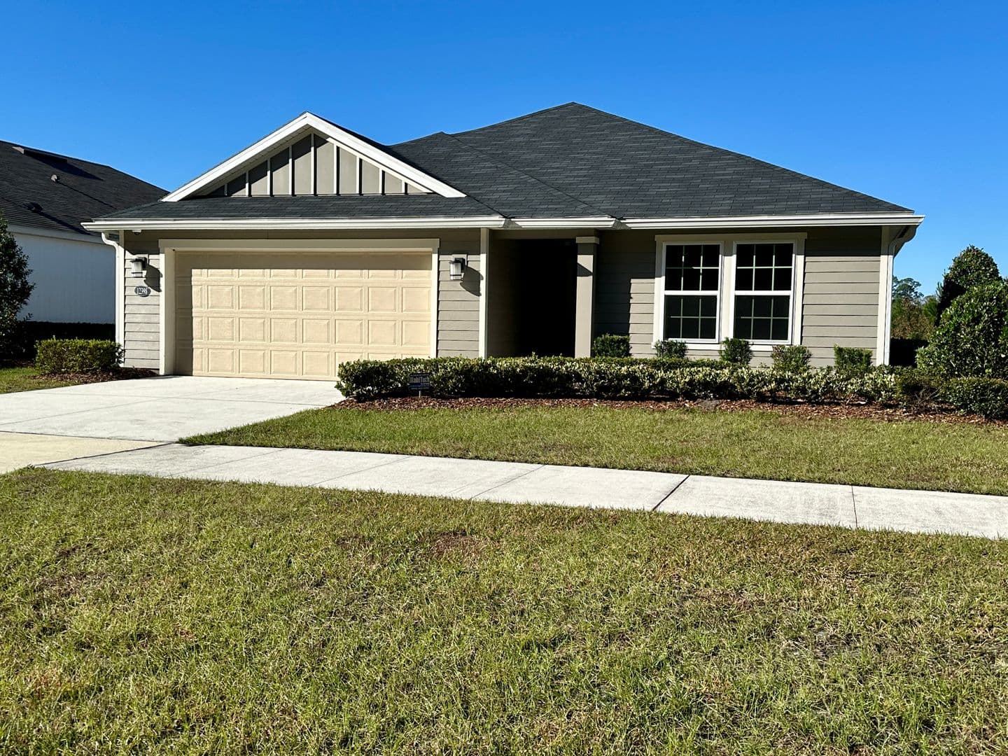 Jacksonville House: 12398 Gillespie Avenue