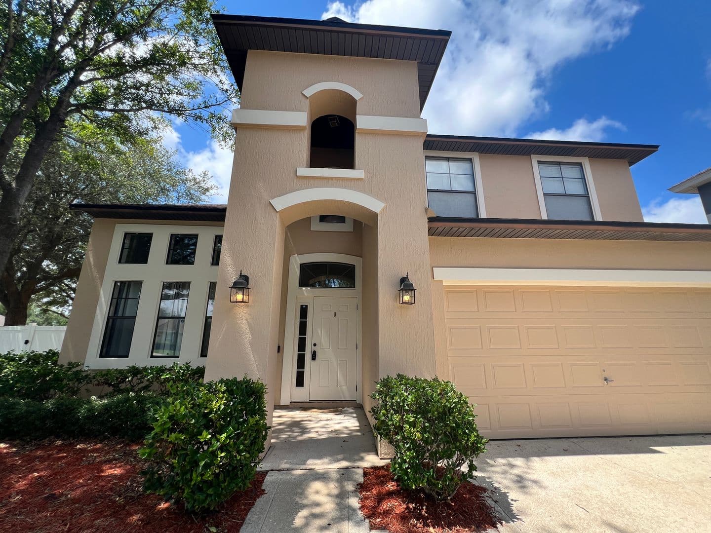 Jacksonville House: 13491 Teddington Lane