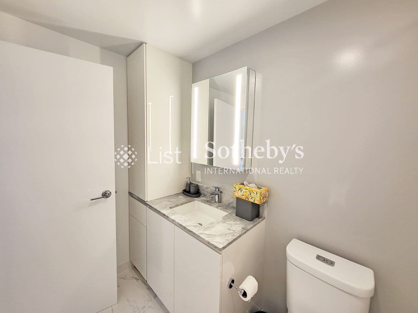 Honolulu Condo: 987 Queen St